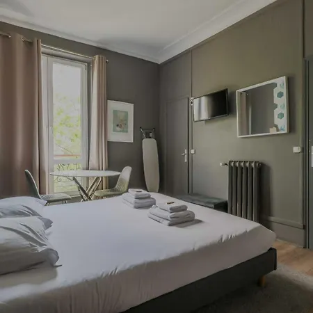 Modern - 2p - Near Place De La Republique Апартаменты